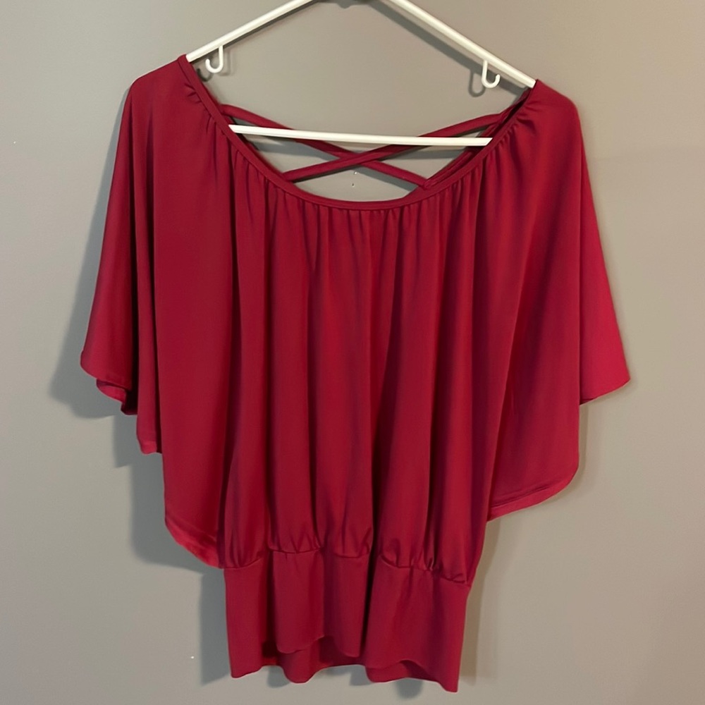 Candies Large top in maroon/red